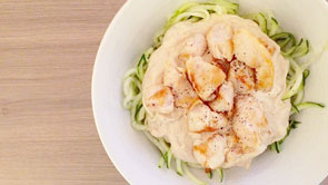 Healthy Zoodles with Chicken & Cream Sauce