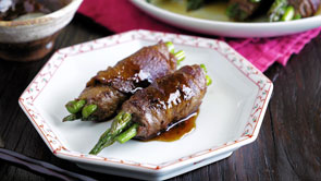 Teriyaki Steak Rolls with Asparagus