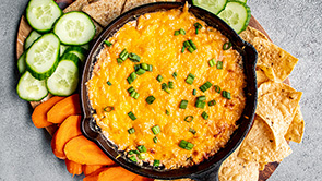 Light & Creamy Sriracha Chicken Dip